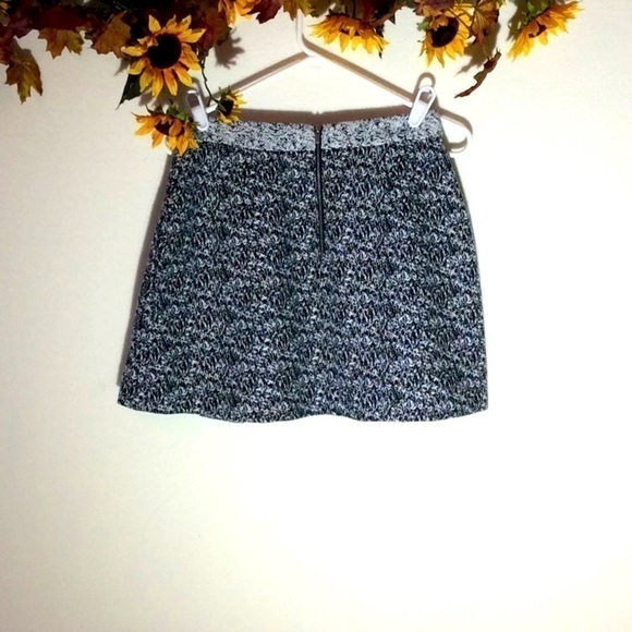 𝅺banana Republic Skirt, 2P, Black & White Tweed - Picture 2 of 5